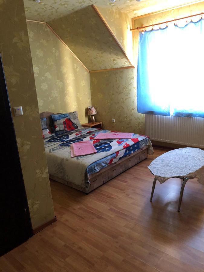 Holiday Bed and Breakfast Tisakerestur Exteriör bild